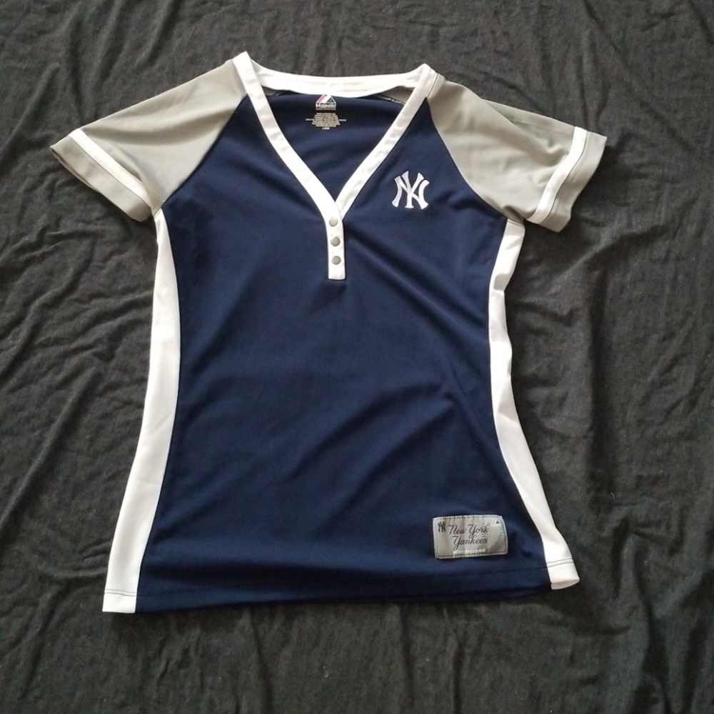 New york yankee tshirt